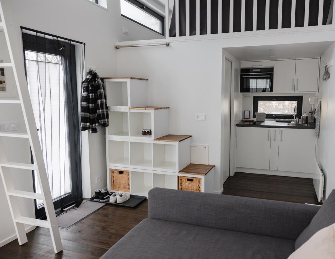 Tinylodge Am Ellertshaeuser See Stadtlauringen Exteriör bild